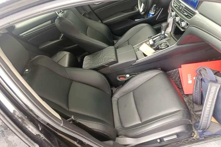 Used Honda Accord 2022 260TURBO Luxury Edition Right Front Seat