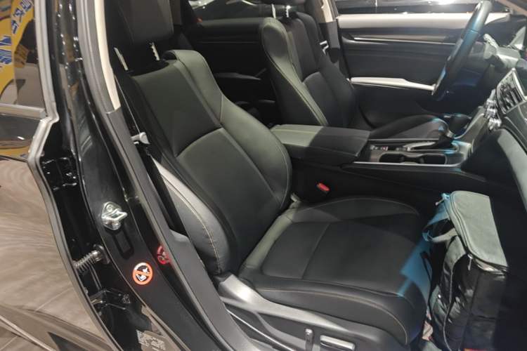 Used Honda Accord 2022 260TURBO Phantom Night · Prestige Edition Right Front Seat
