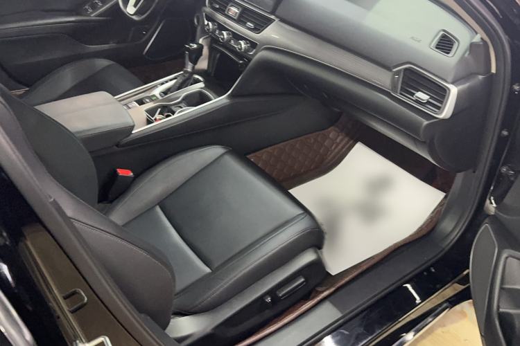 Used Honda Accord 2022 260TURBO Luxury Edition Right Front Seat