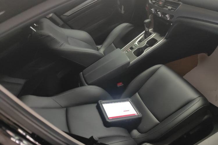 Used Honda Accord 2022 260TURBO Luxury Edition Right Front Seat