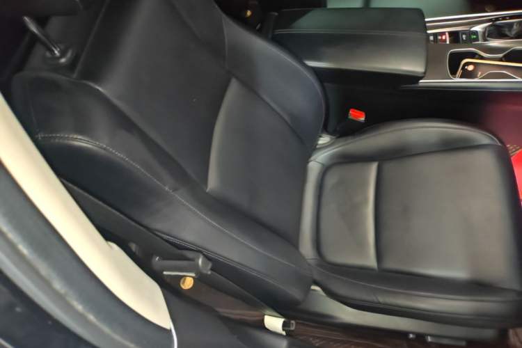 Used Honda Accord 2022 260TURBO Luxury Edition Right Front Seat