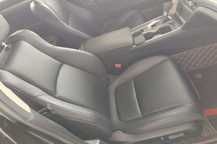 Used Honda Accord 2022 260TURBO Luxury Edition Right Front Seat