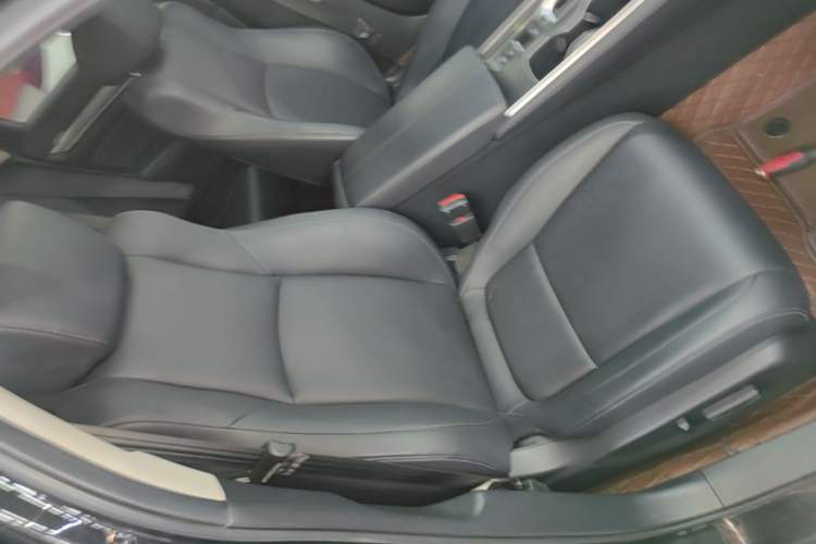 Used Honda Accord 2022 260TURBO Luxury Edition Right Front Seat