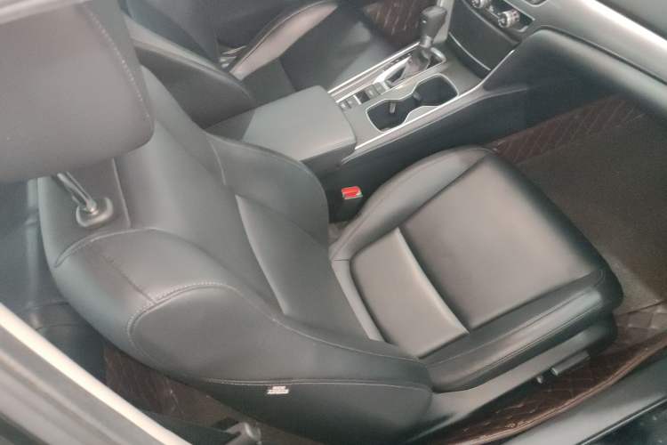 Used Honda Accord 2022 260TURBO Luxury Edition Right Front Seat