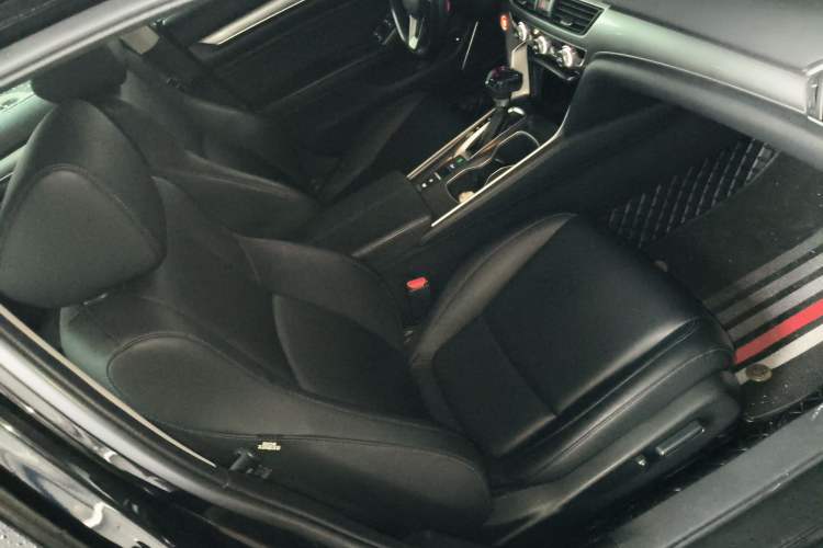 Used Honda Accord 2022 260TURBO Luxury Edition Right Front Seat