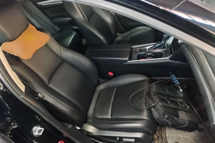 Used Honda Accord 2022 260TURBO Luxury Edition Right Front Seat