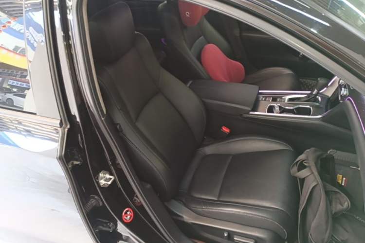 Used Honda Accord 2022 260TURBO Luxury Edition Right Front Seat