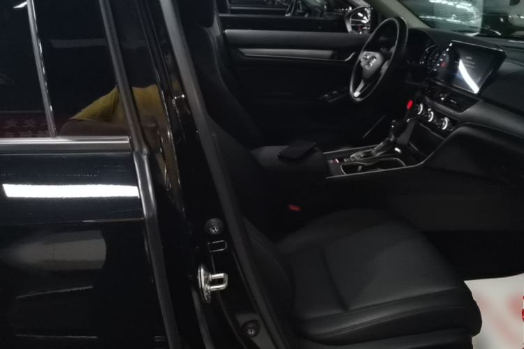 Used Honda Accord 2022 260TURBO Luxury Edition Right Front Seat