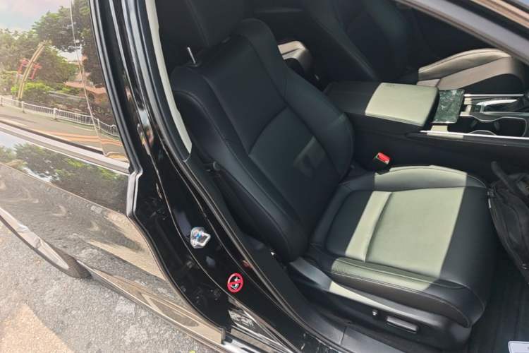 Used Honda Accord 2022 260TURBO Luxury Edition Right Front Seat