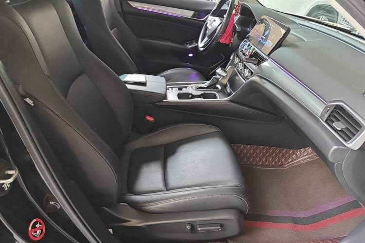Used Honda Accord 2022 260TURBO Luxury Edition Right Front Seat
