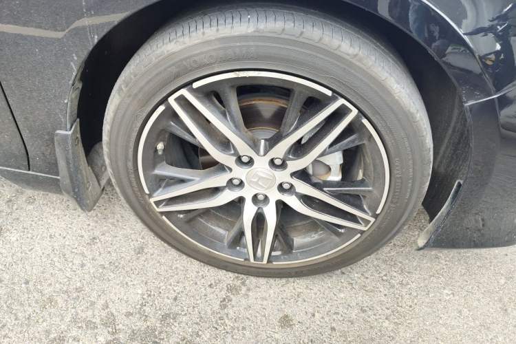 Used Honda Accord 2022 260TURBO Phantom Night · Prestige Edition Right Front Wheel Hub