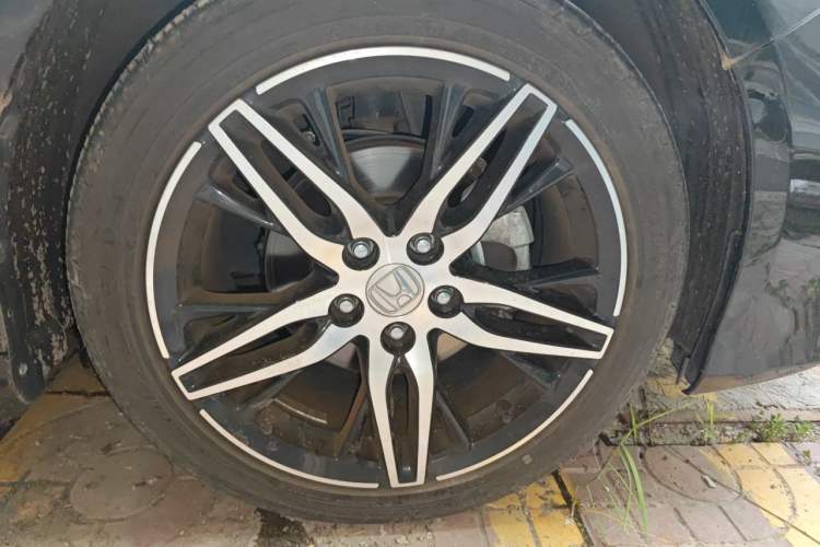 Used Honda Accord 2022 260TURBO Phantom Night · Prestige Edition Right Front Wheel Hub