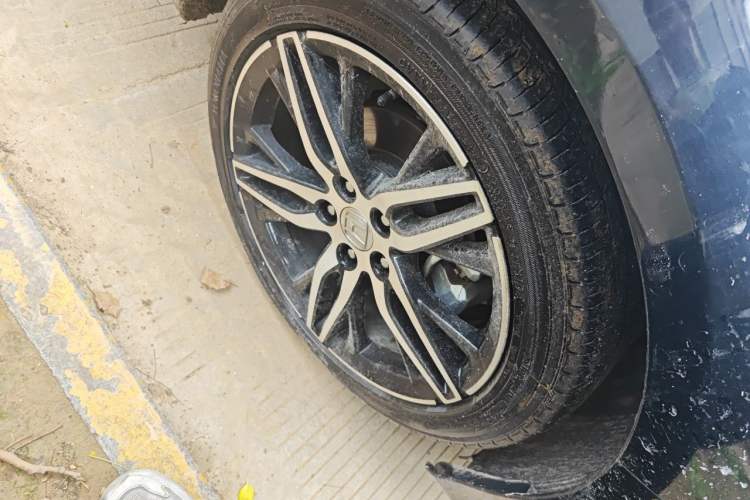 Used Honda Accord 2022 260TURBO Phantom Night · Prestige Edition Right Front Wheel Hub