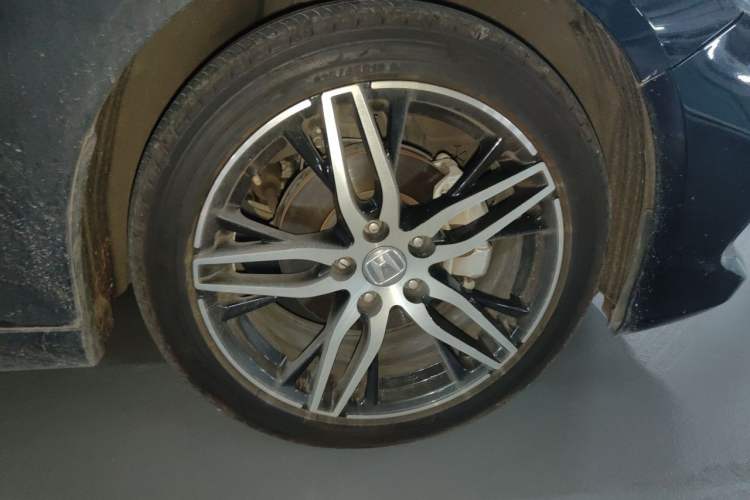 Used Honda Accord 2022 260TURBO Phantom Night · Prestige Edition Right Front Wheel Hub
