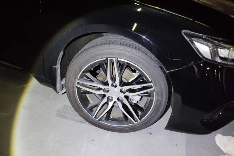 Used Honda Accord 2022 260TURBO Phantom Night · Prestige Edition Right Front Wheel Hub