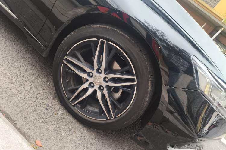 Used Honda Accord 2022 260TURBO Phantom Night · Prestige Edition Right Front Wheel Hub