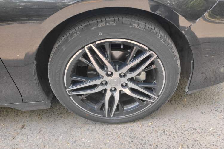 Used Honda Accord 2022 260TURBO Phantom Night · Prestige Edition Right Front Wheel Hub