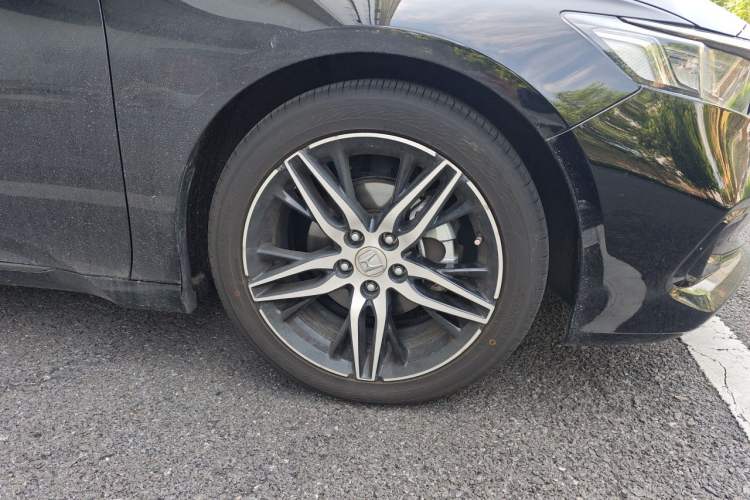 Used Honda Accord 2022 260TURBO Phantom Night · Prestige Edition Right Front Wheel Hub