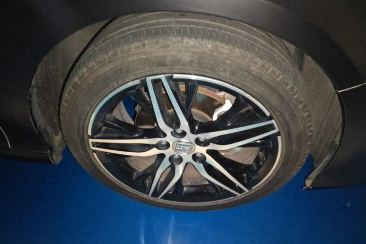 Used Honda Accord 2022 260TURBO Phantom Night · Prestige Edition Right Front Wheel Hub