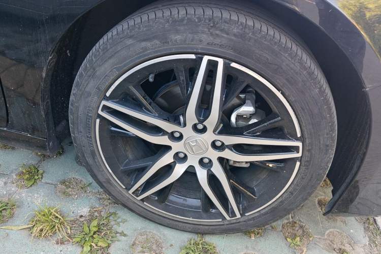 Used Honda Accord 2022 260TURBO Phantom Night · Prestige Edition Right Front Wheel Hub