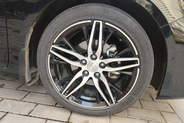 Used Honda Accord 2022 260TURBO Phantom Night · Prestige Edition Right Front Wheel Hub