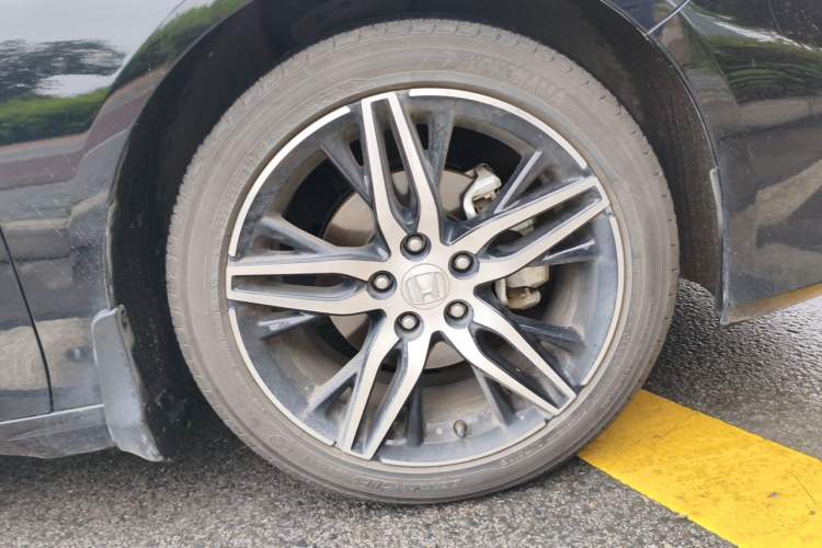 Used Honda Accord 2022 260TURBO Phantom Night · Prestige Edition Right Front Wheel Hub