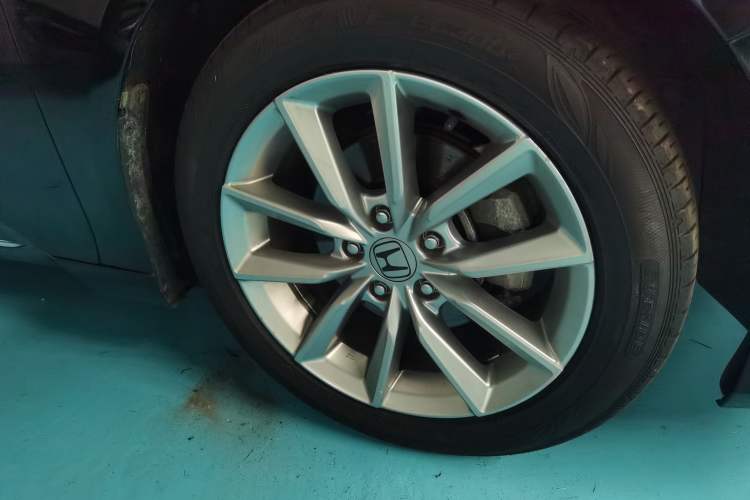 Used Honda Accord 2022 260TURBO Luxury Edition Right Front Wheel Hub