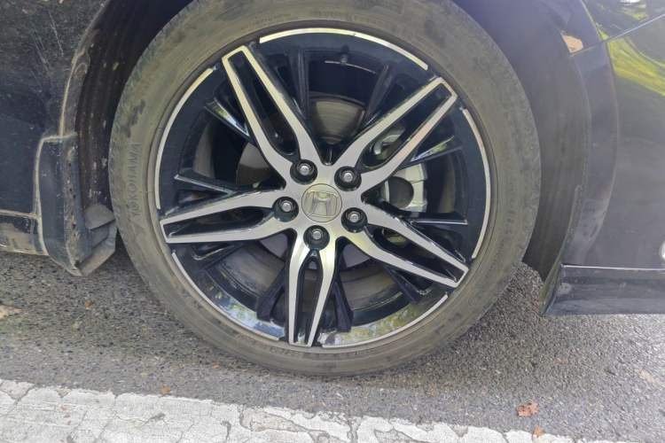 Used Honda Accord 2022 260TURBO Phantom Night · Prestige Edition Right Front Wheel Hub
