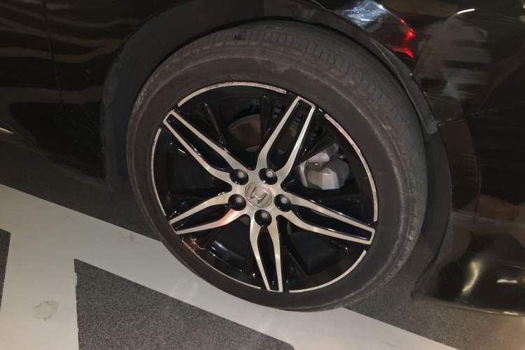 Used Honda Accord 2022 260TURBO Phantom Night · Prestige Edition Right Front Wheel Hub