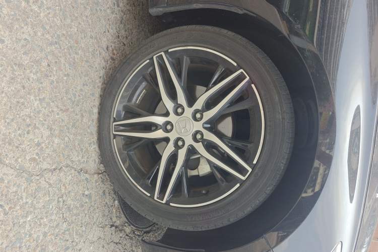 Used Honda Accord 2022 260TURBO Phantom Night · Prestige Edition Right Front Wheel Hub