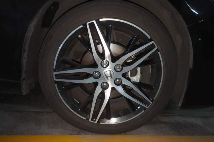 Used Honda Accord 2022 260TURBO Phantom Night · Prestige Edition Right Front Wheel Hub