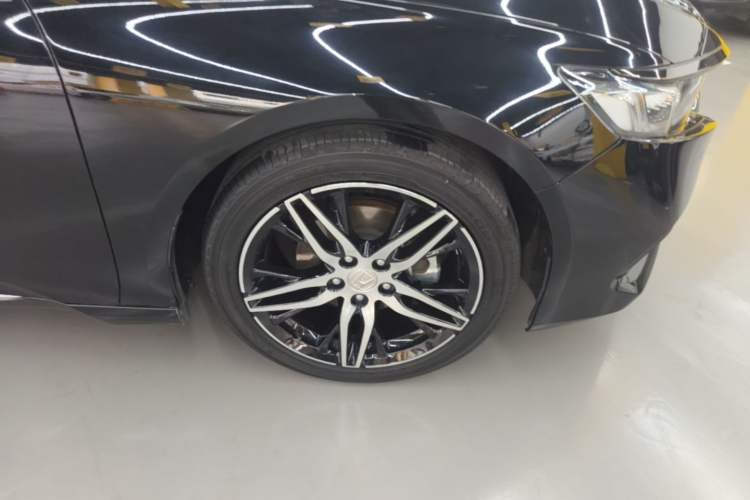 Used Honda Accord 2022 260TURBO Phantom Night · Prestige Edition Right Front Wheel Hub