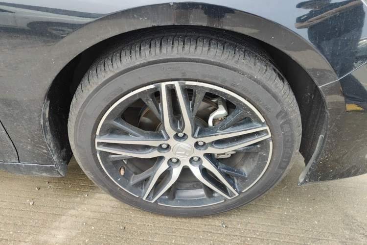 Used Honda Accord 2022 260TURBO Phantom Night · Prestige Edition Right Front Wheel Hub