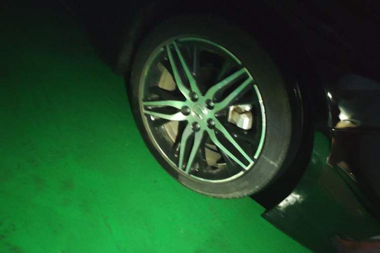 Used Honda Accord 2022 260TURBO Phantom Night · Prestige Edition Right Front Wheel Hub