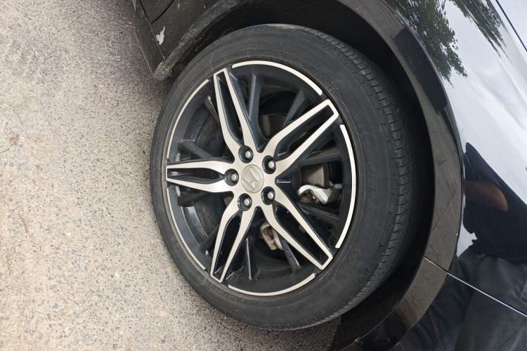 Used Honda Accord 2022 260TURBO Phantom Night · Prestige Edition Right Front Wheel Hub