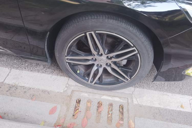 Used Honda Accord 2022 260TURBO Phantom Night · Prestige Edition Right Front Wheel Hub