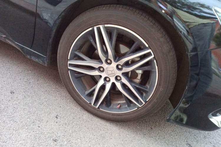 Used Honda Accord 2022 260TURBO Phantom Night · Prestige Edition Right Front Wheel Hub