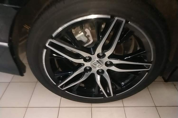 Used Honda Accord 2022 260TURBO Phantom Night · Prestige Edition Right Rear Wheel Hub