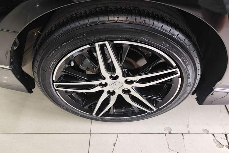 Used Honda Accord 2022 260TURBO Phantom Night · Prestige Edition Right Rear Wheel Hub