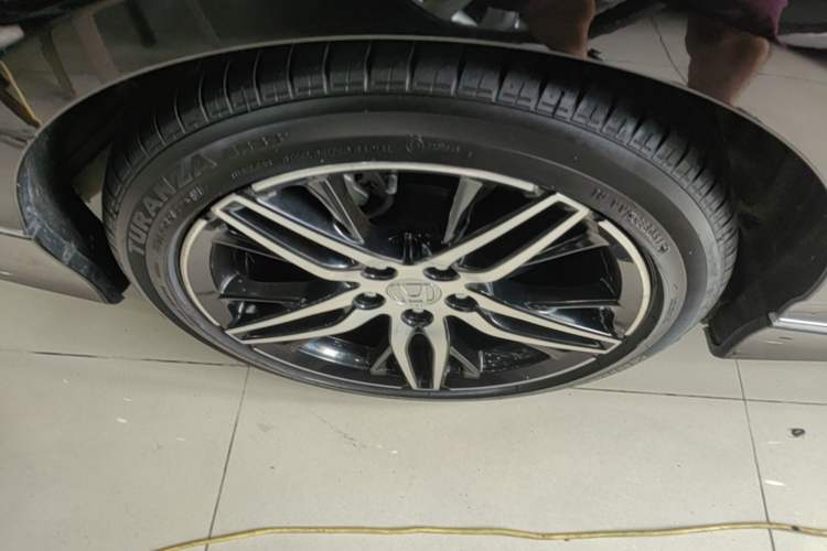 Used Honda Accord 2022 260TURBO Phantom Night · Prestige Edition Right Rear Wheel Hub