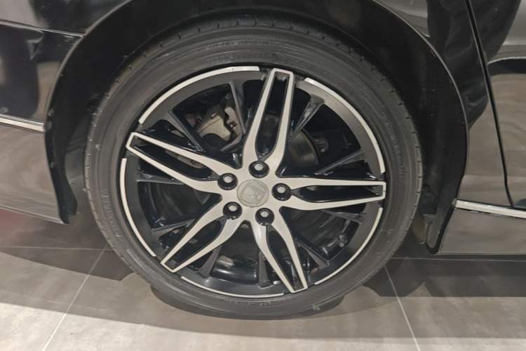 Used Honda Accord 2022 260TURBO Phantom Night · Prestige Edition Right Rear Wheel Hub