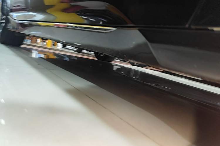 Used Honda Accord 2022 260TURBO Phantom Night · Prestige Edition Right Side Sill