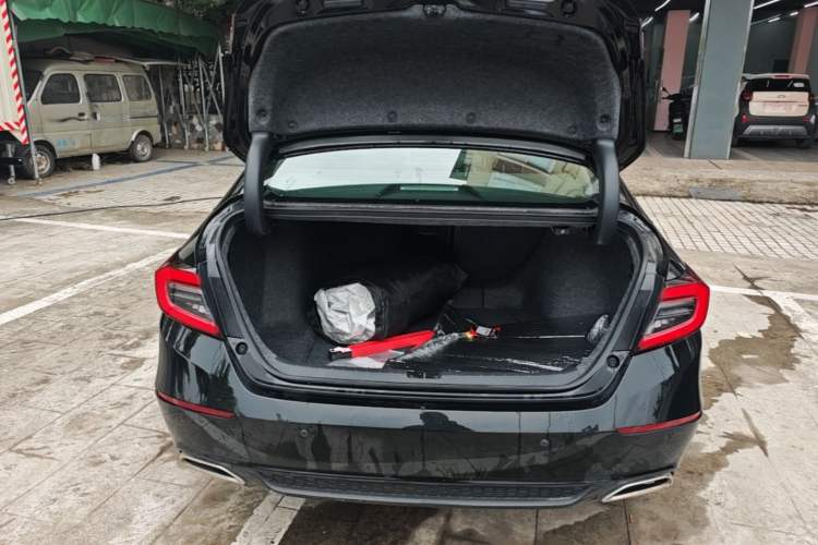 Used Honda Accord 2022 260TURBO Phantom Night · Prestige Edition Trunk