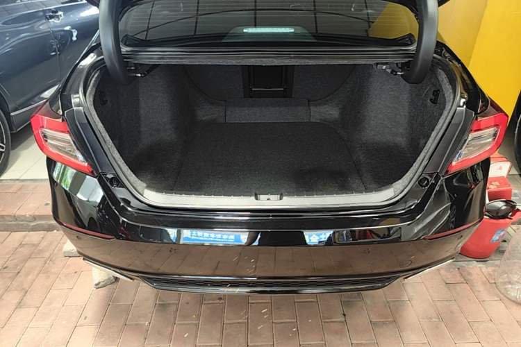 Used Honda Accord 2022 260TURBO Phantom Night · Prestige Edition Trunk