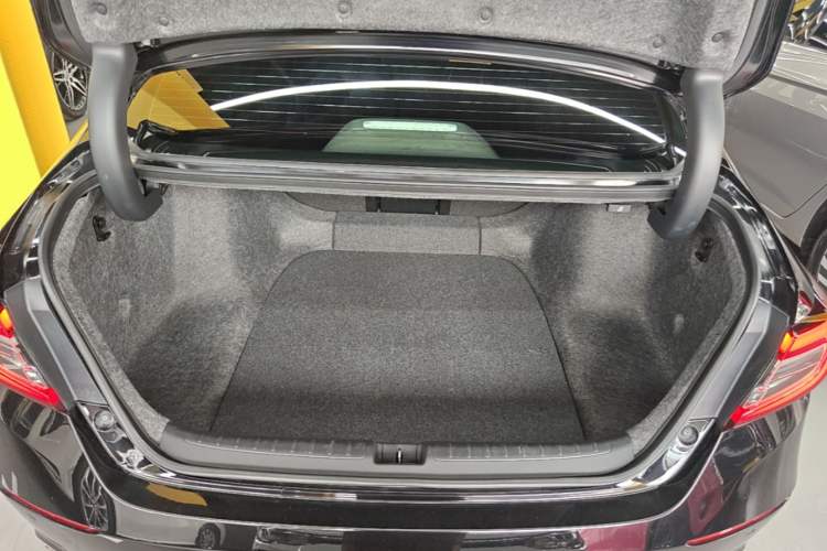 Used Honda Accord 2022 260TURBO Phantom Night · Prestige Edition Trunk