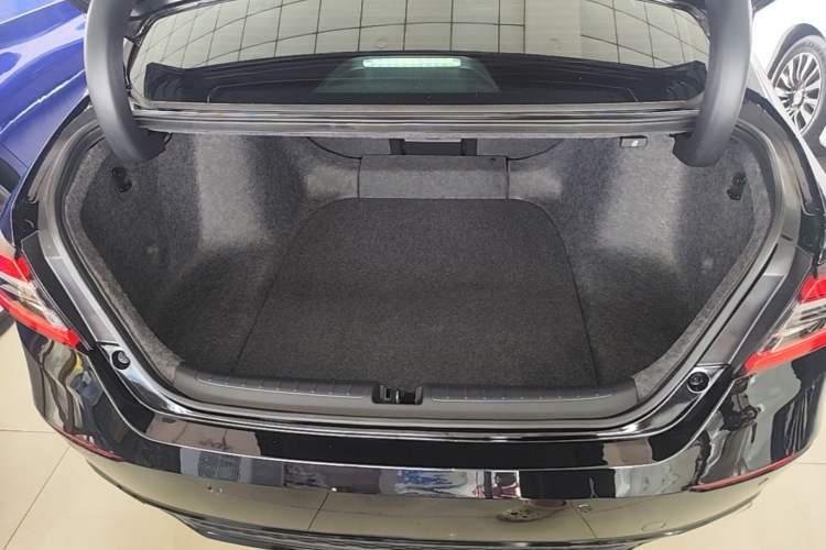 Used Honda Accord 2022 260TURBO Phantom Night · Prestige Edition Trunk