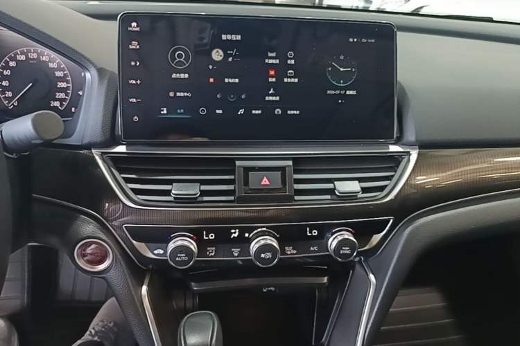 Used Honda Accord 2022 260TURBO Phantom Night · Prestige Edition Audio And AC Panel