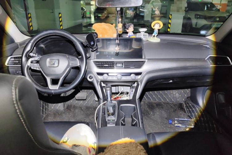 Used Honda Accord 2022 260TURBO Luxury Edition Center Console