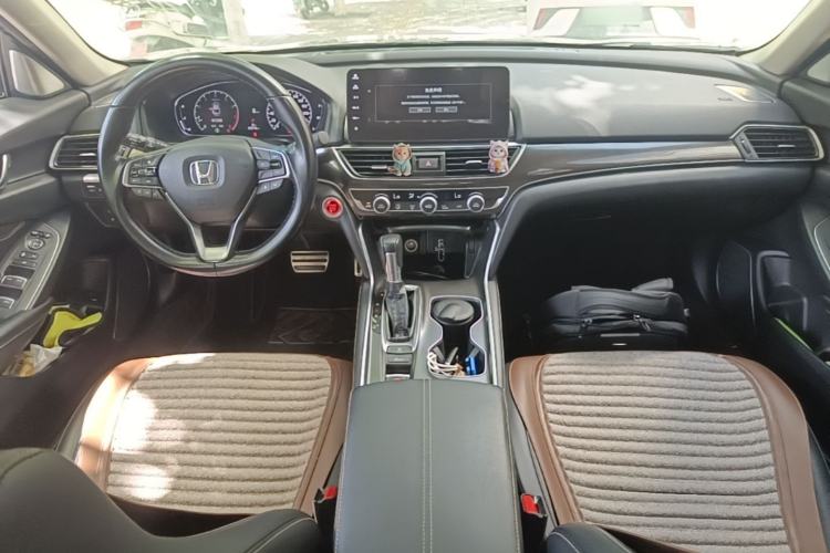 Used Honda Accord 2022 260TURBO Phantom Night · Prestige Edition Center Console