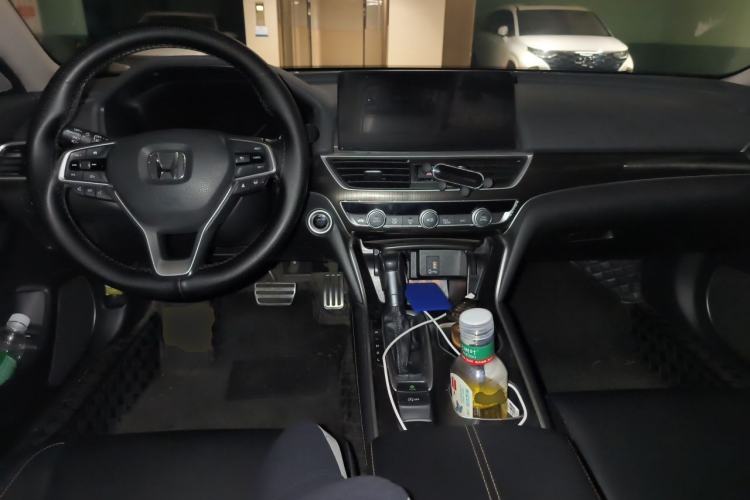 Used Honda Accord 2022 260TURBO Phantom Night · Prestige Edition Center Console